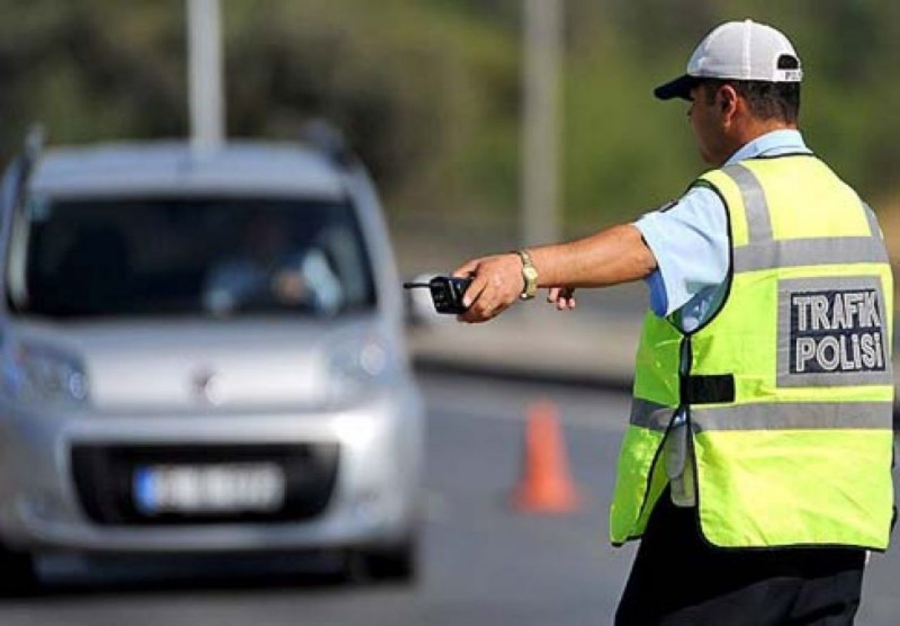 Trafik cezalarına büyük zam ve yeni düzenlemeler yolda! Ehliyete el koyma süresi 10 yıla çıkabilir 2