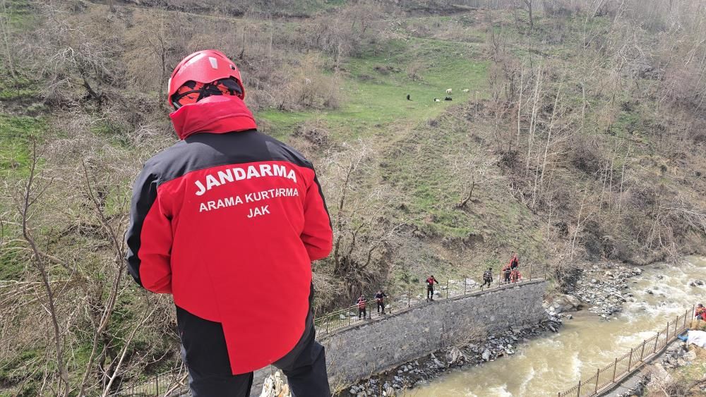 Hakkari’de kayıp alarmı: Feleknaz Keskin için 130 kişi seferber! Eşiyle aynı kaderi mi paylaştı? 5