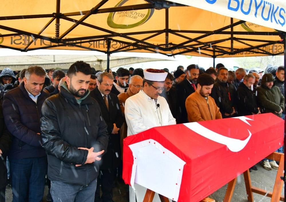 Ordu'da çöp ayrıştırma tesisinde makineye sıkışıp ölmüştü... Soner Altun son yolculuğuna uğurlandı 1