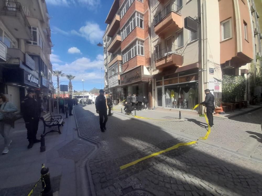 Çanakkale’de şüpheli kutu paniği: Patlatıldı, içinden kâğıtlar saçıldı! 7