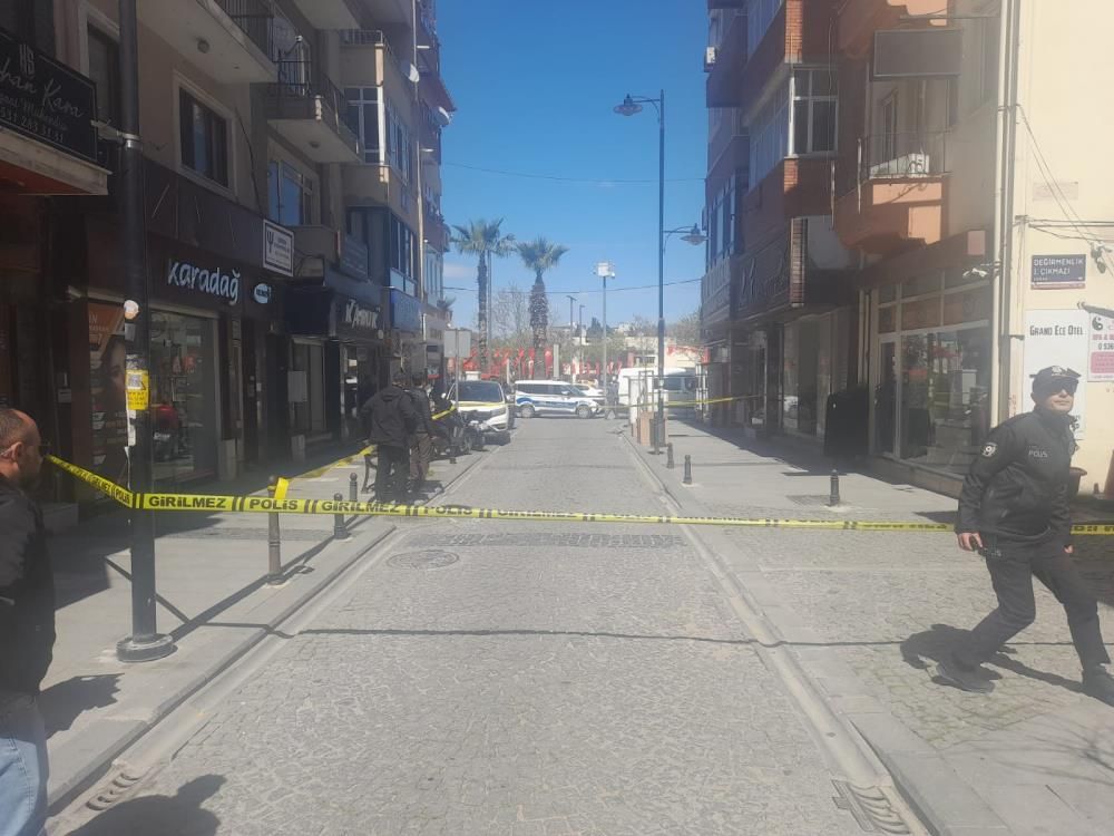 Çanakkale’de şüpheli kutu paniği: Patlatıldı, içinden kâğıtlar saçıldı! 4