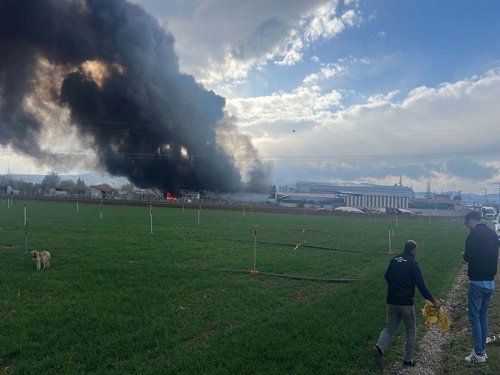 Konya’da tavuk çiftliğinde yangın: Kıvılcımlar alevlendirdi 2