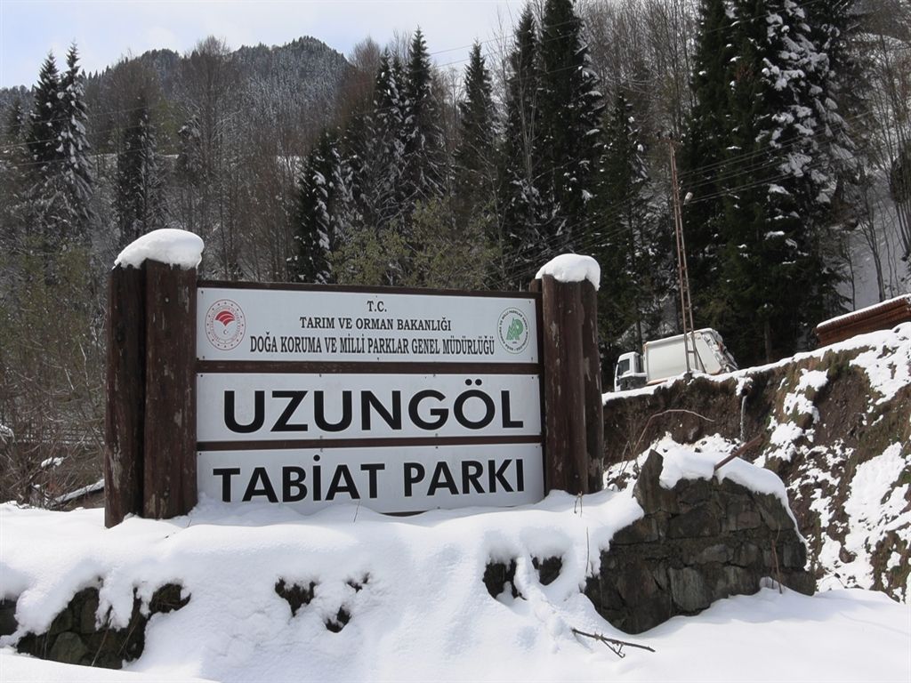 Uzungöl nisan’da beyaz gelinlik giydi: Kar manzarası dronla görüntülendi 2