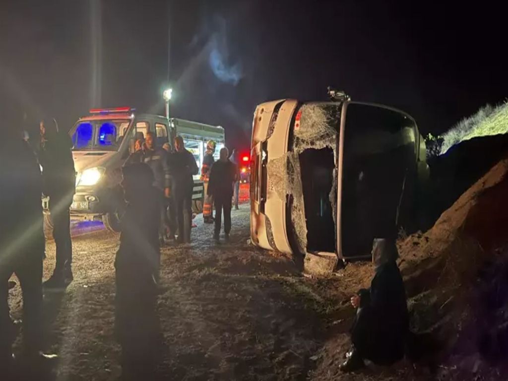 Çankırı’da otobüs kazası: İşçilerin savrulduğu anlar kamerada! 3