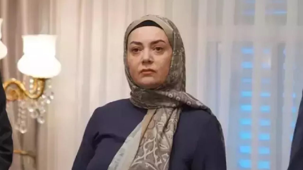 Kızılcık Şerbeti'nde Pembe şoku! Nur Sema babasına hesap sordu... 5