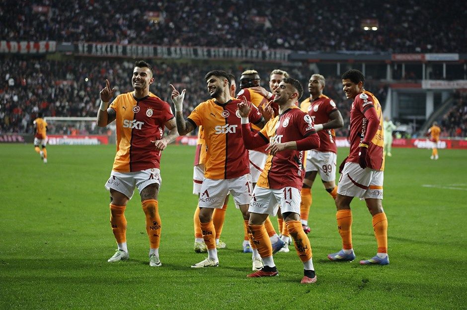 Rıdvan Dilmen, Victor Osimhen'in o sözüne dikkat çekti ve transfer bombasını ortaya bıraktı 1