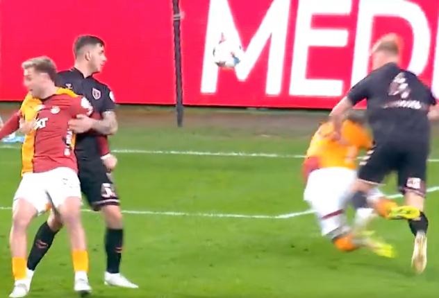 Aynı hakem, iki farklı karar! Galatasaray'ın verilmeyen penaltısının gizli kahramanı VAR hakemi Tomasz Kwiatkowski 5