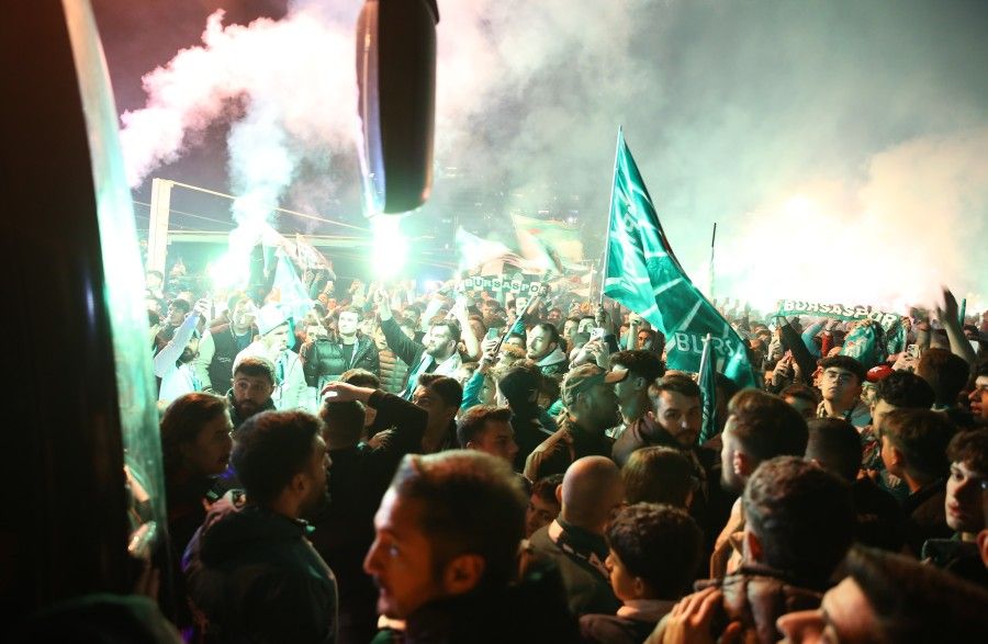 Bursa şehri şampiyonluk için ayakta: Kutlamalar sabaha kadar! 2