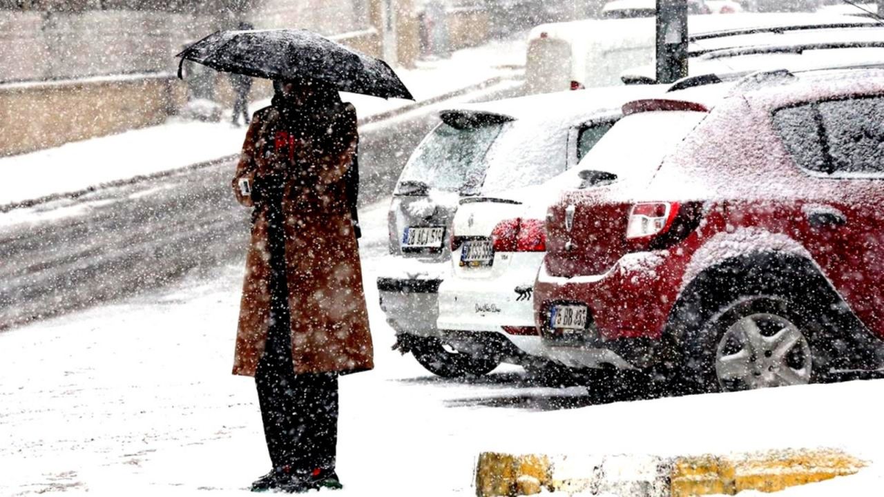 Türkiye’de hava alarmı: Sağanak, kar ve fırtına geliyor! İstanbul dahil çok sayıda ile uyarı: Zirai don ve çöl tozu... 1