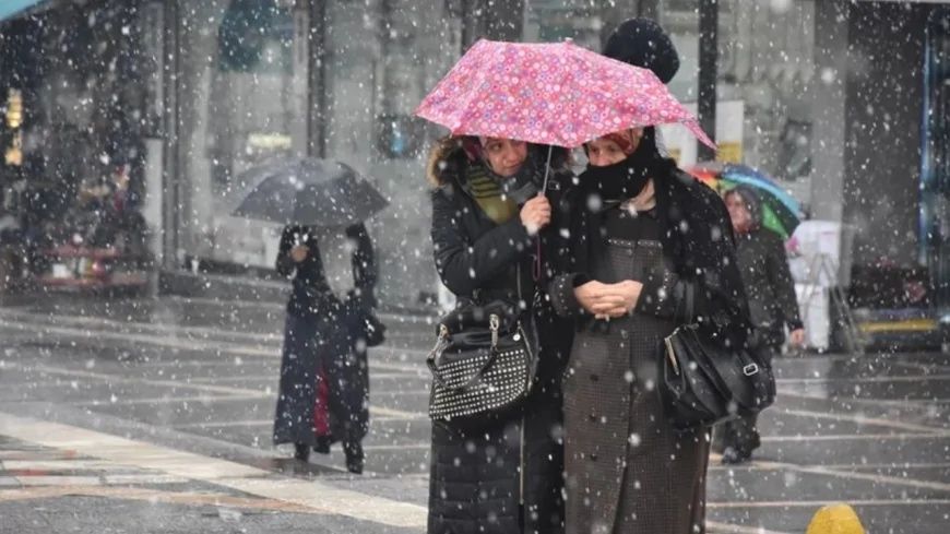 Türkiye’de hava alarmı: Sağanak, kar ve fırtına geliyor! İstanbul dahil çok sayıda ile uyarı: Zirai don ve çöl tozu... 4