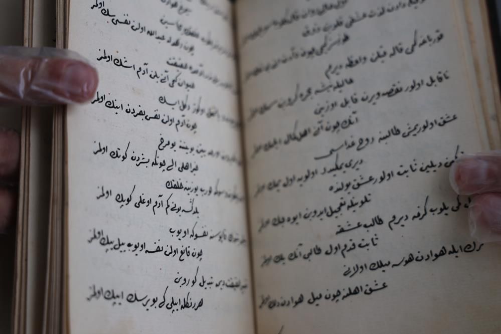 30 bin liraya aldı, şimdi paha biçilemiyor! Gülşeni’nin kayıp şiirleri gün yüzüne çıktı: 104 yeni eser keşfedildi! 4