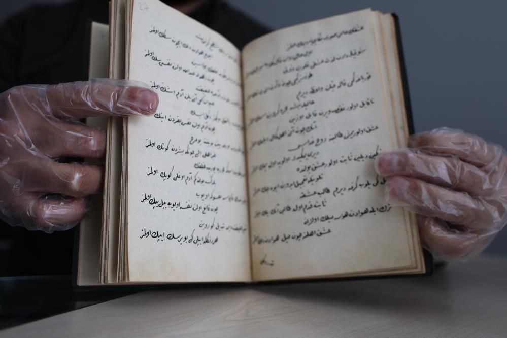 30 bin liraya aldı, şimdi paha biçilemiyor! Gülşeni’nin kayıp şiirleri gün yüzüne çıktı: 104 yeni eser keşfedildi! 6