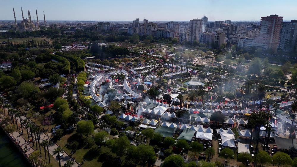 Adana’da Portakal Çiçeği Karnavalı'nda skandal görüntüler! Hijyen faciası ve hileli ürünler infial yarattı! Rezalet sonunda bitti... 2