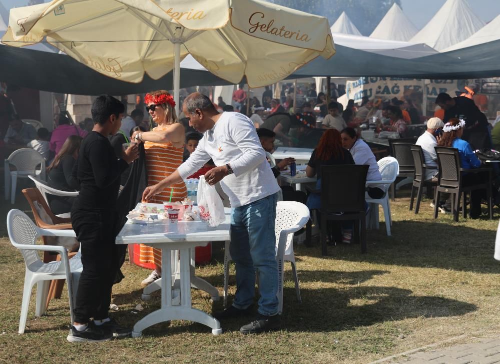 Adana’da Portakal Çiçeği Karnavalı'nda skandal görüntüler! Hijyen faciası ve hileli ürünler infial yarattı! Rezalet sonunda bitti... 5