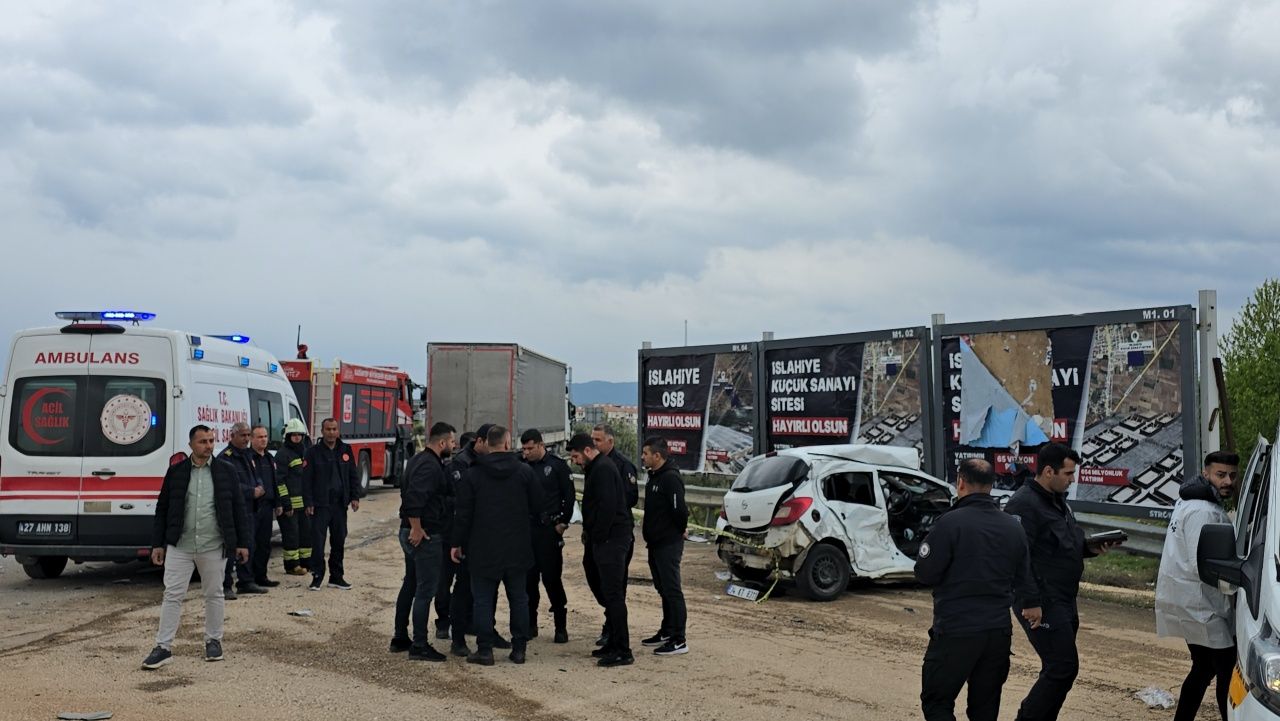 Gaziantep’te yürek yakan kaza: Anne-oğul tır çarpışmasında hayatını kaybetti 3