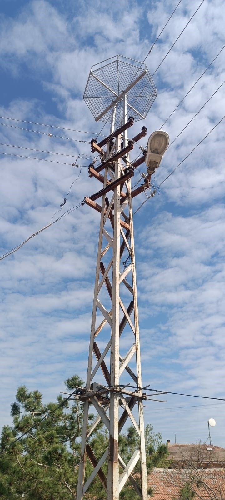 Edirne’de leylekler için elektrik direklerine özel yuvalar kuruldu 2