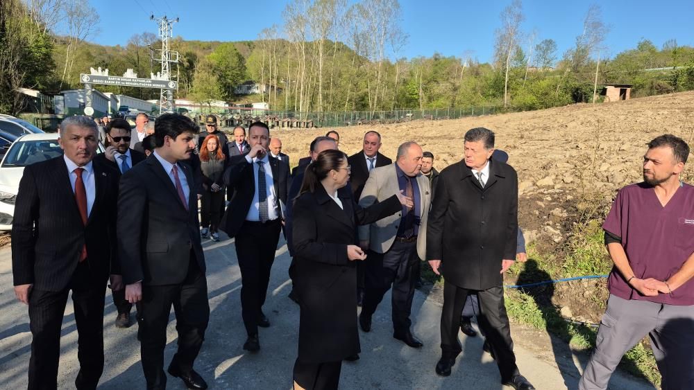 İçişleri Bakan Yardımcısı Turan’dan belediyelere sokak hayvanları uyarısı: Cezai sorumluluk var 4