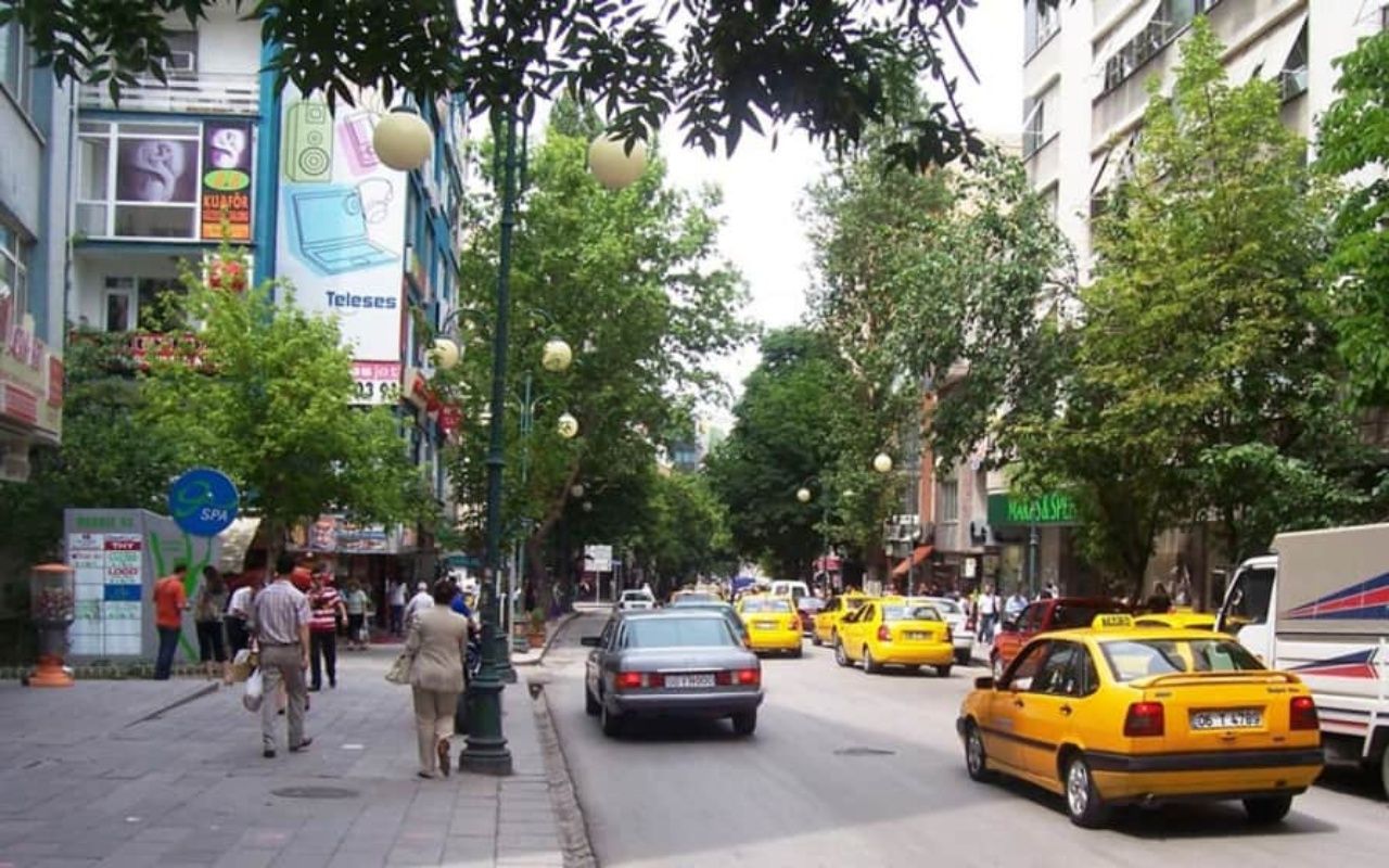 İstanbul'un en lüks caddeleri belli oldu! Metrekaresi 250 dolar 3