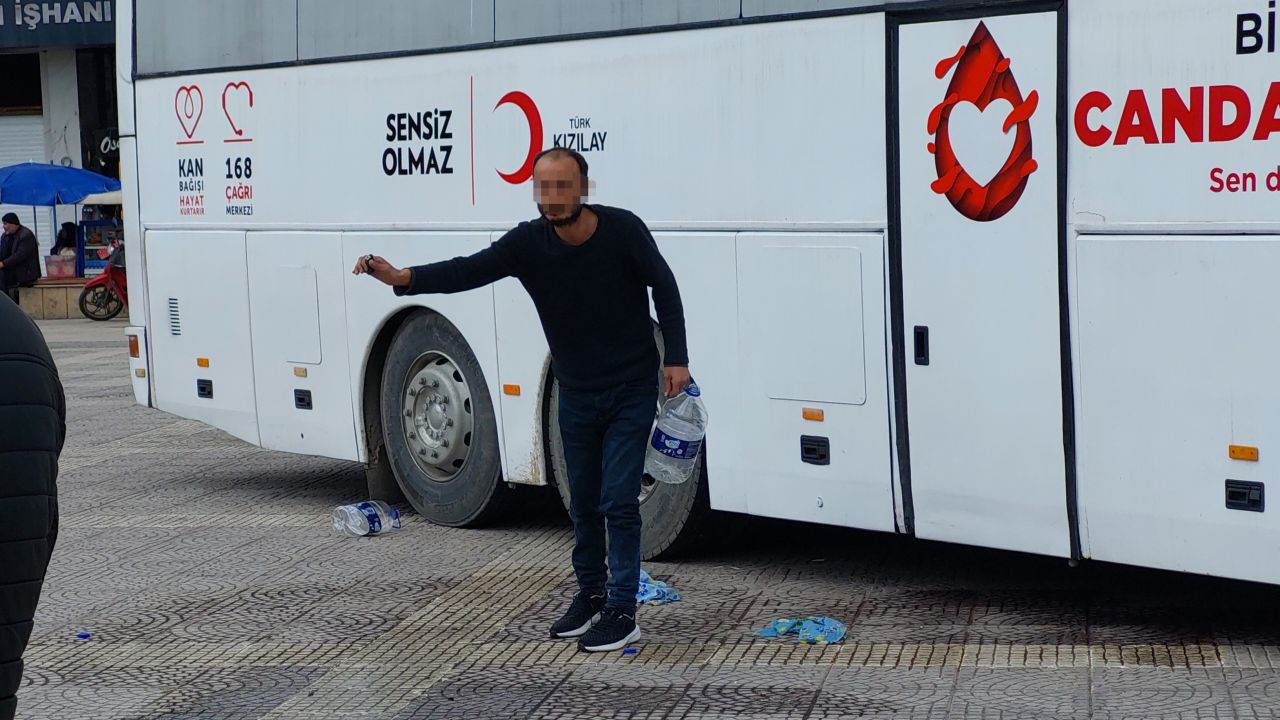 Samsun’da yol isyanı! Yol yapılmıyor diye kendini yakmak istedi 4