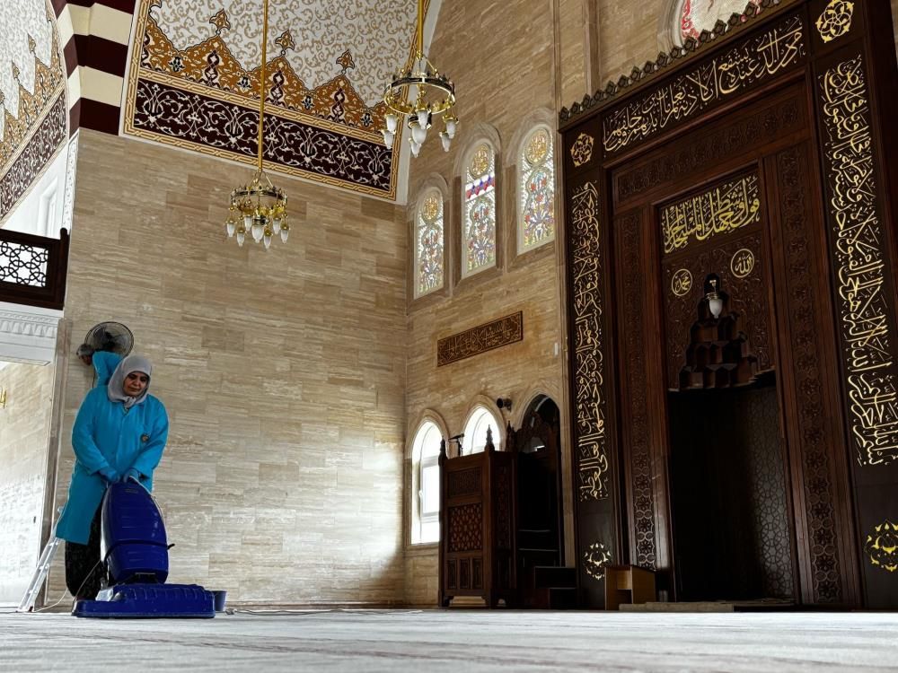 Çorum’da camiler pırıl pırıl: Belediye hijyen için kolları sıvadı 1