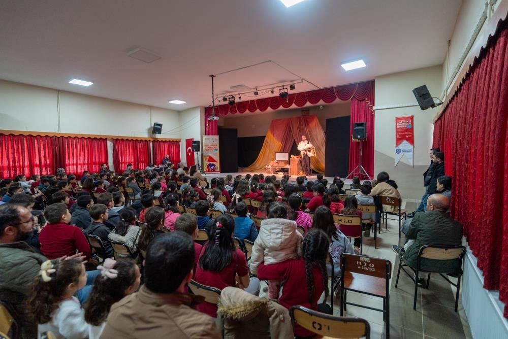 Bursa’da tiyatro şöleni: 28. Uluslararası Çocuk ve Gençlik Tiyatroları Festivali 1