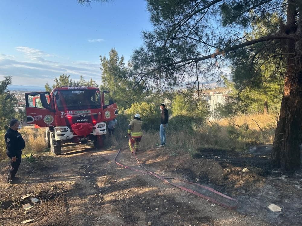 Türkiye'nin bir yanı kara teslim, diğer yanında orman yangını! Hatay’daki orman yangını hızlı müdahaleyle söndürüldü 6