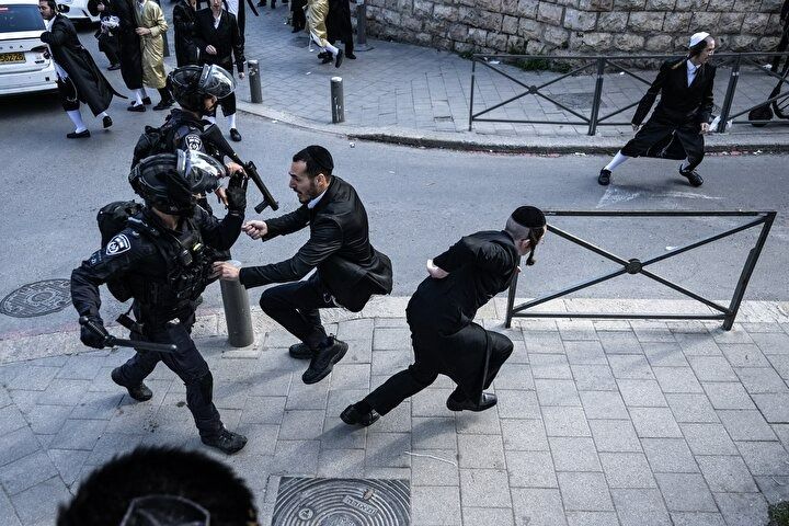 Siyonizm çocukları... İsrail polisi Kudüs'te Yahudilere saldırdı! 10