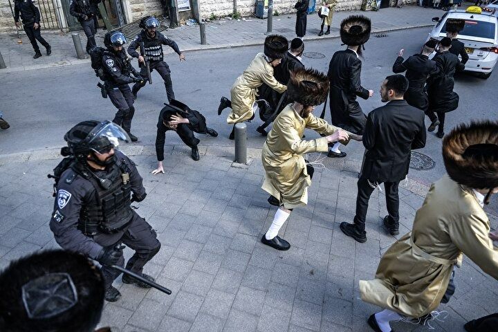 Siyonizm çocukları... İsrail polisi Kudüs'te Yahudilere saldırdı! 8