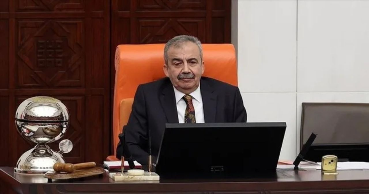 Sırrı Süreyya Önder'in sağlık durumu nasıl? Hayati tehlikesi devam ediyor! 23.30'dan bu yana ameliyatta... 9