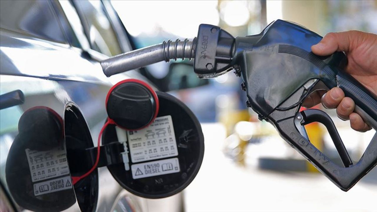 Tabelalar bir kez  daha değişiyor! Akaryakıta dev zam yolda! İşte 15 Nisan 2025 güncel benzin, motorin fiyatları 1