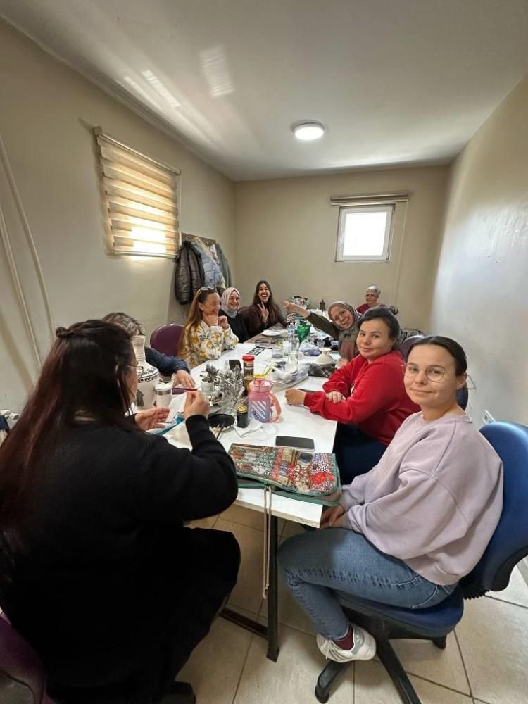 Havran’da erasmus buluşması: İspanyol öğretmenler halk eğitimi merkezini ziyaret etti 2