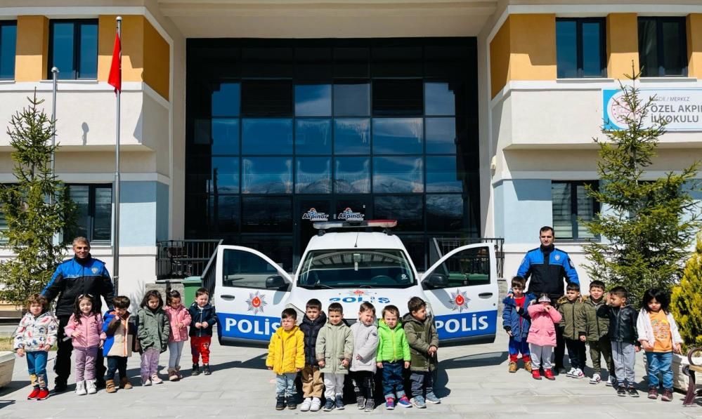 Niğde’de polisten çocuklara güvenli yaşam eğitimi 7