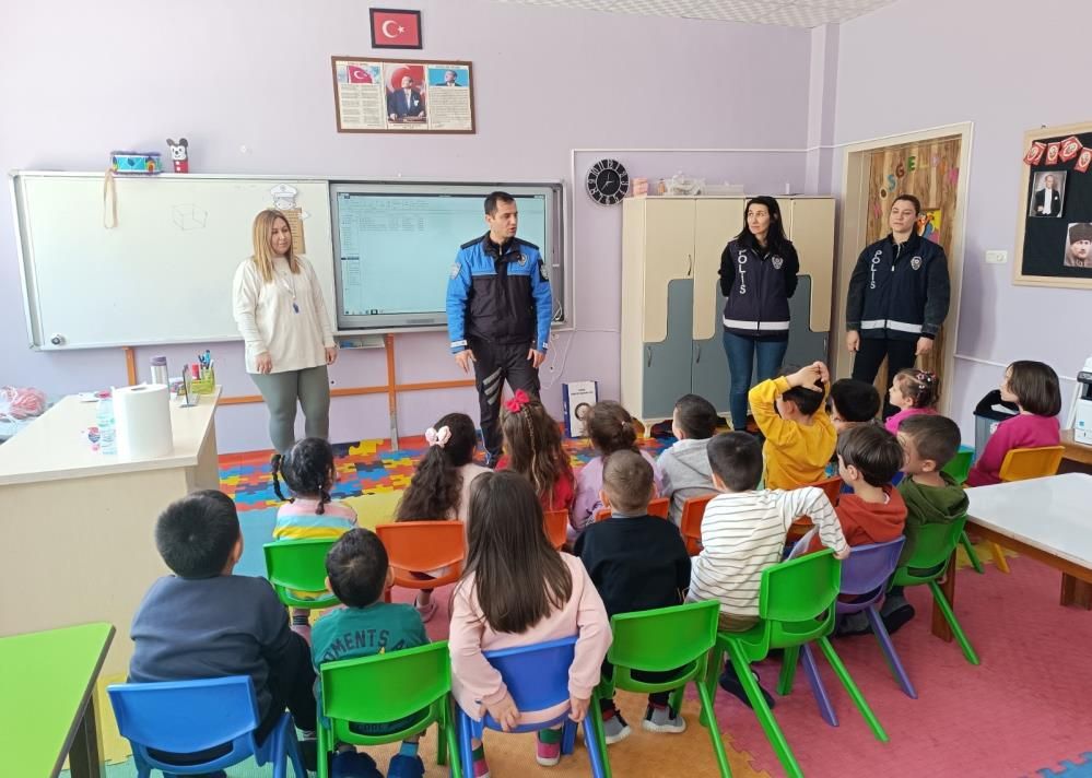 Niğde’de polisten çocuklara güvenli yaşam eğitimi 3