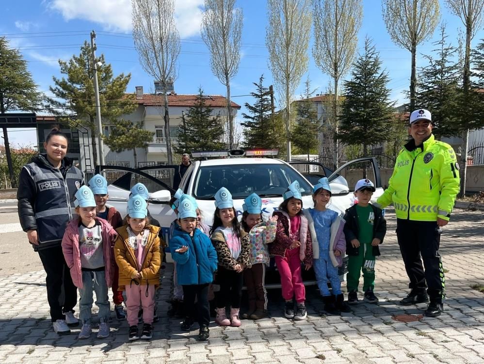 Niğde’de polisten çocuklara güvenli yaşam eğitimi 5