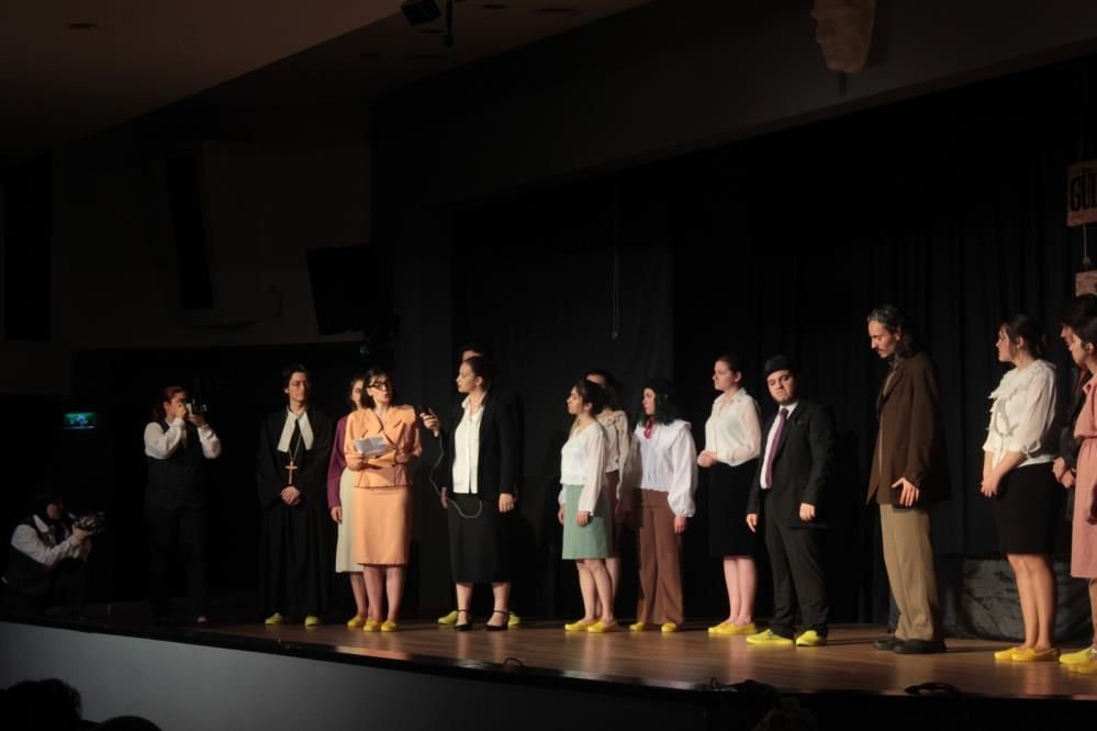 İzmir’de tiyatro şöleni: İEÜ Tiyatro Festivali başlıyor 3