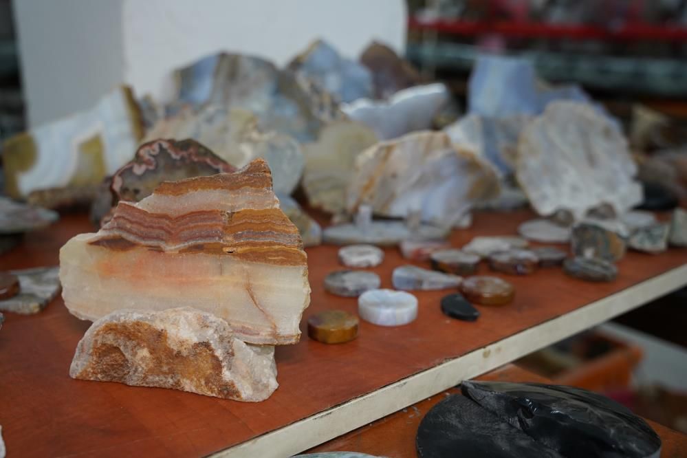 Tokat’ta kadınlar taşları sanata dönüştürüyor: Yarı değerli taşlarla ekonomi canlanıyor! 5