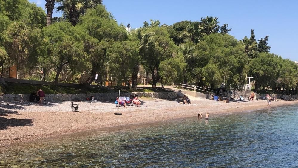 Datça’da yaz esintisi: Sahiller doldu, vatandaşlar denize koştu 6