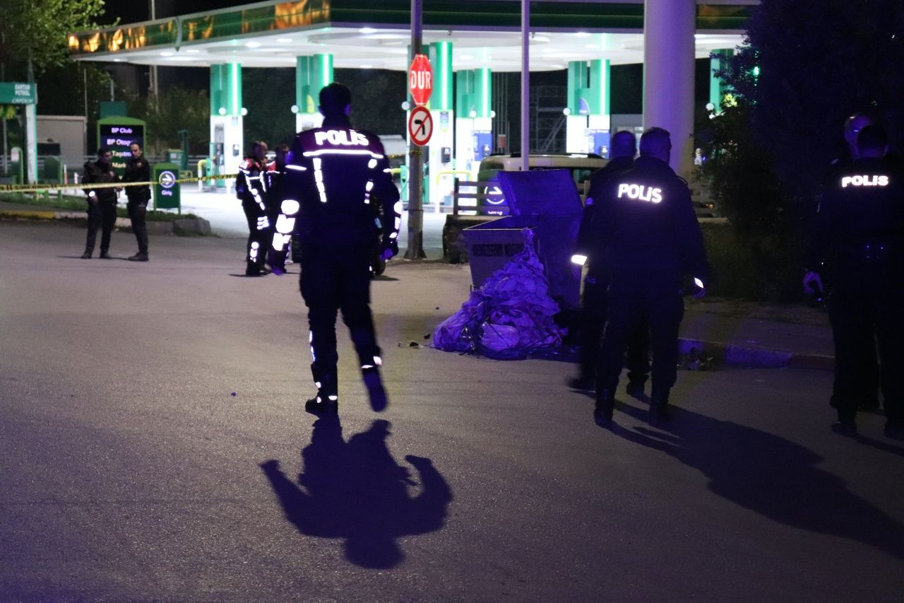Denizli’de kan donduran olay! Yeni doğan bebeği çöpe atıp ölüme terk ettiler 7