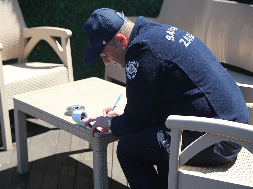 Sapanca bungalovdaki gizli kamera olayında şok detay: Kameranın görüntüleri işletmecinin cep telefonundan çıktı! 10