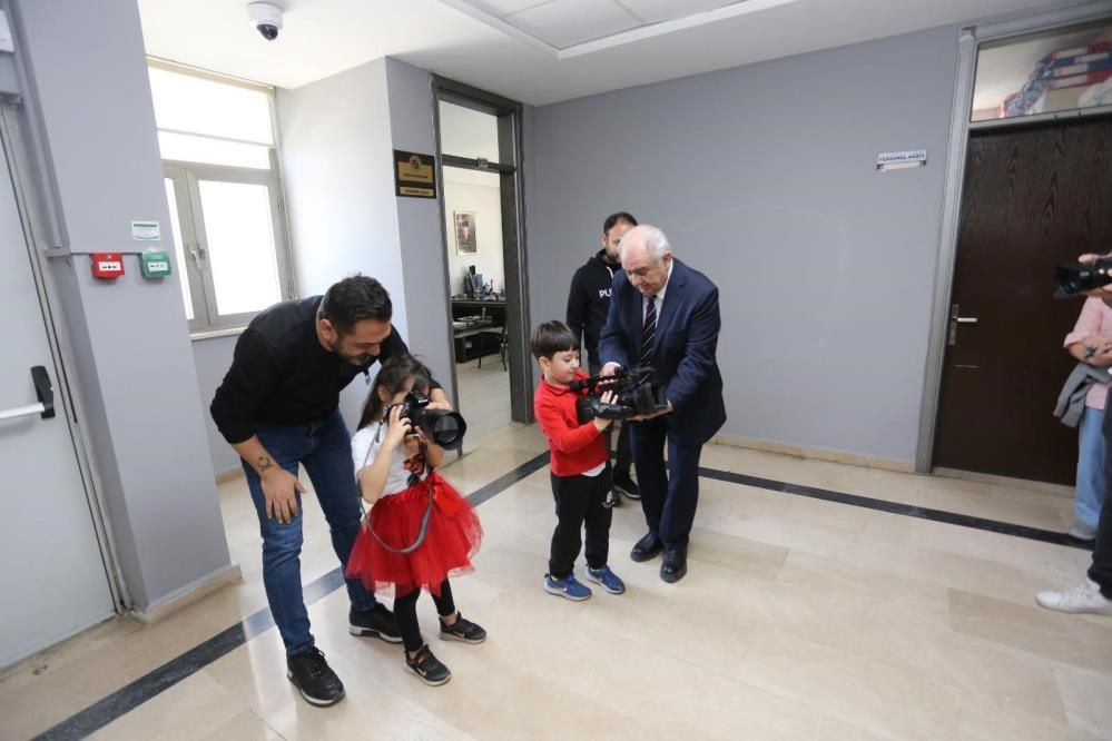Kepez Belediyesi’nden Türkiye’de bir ilk: Çocuklar anne-babalarının iş yerinde bayram coşkusu yaşadı 7