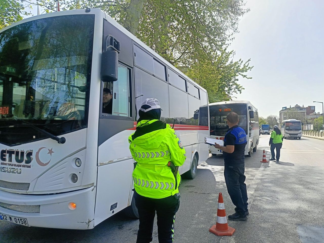 Belgeler tek tek incelendi! Toplu taşıma araçları ve ticari taksilere sıkı denetim 1