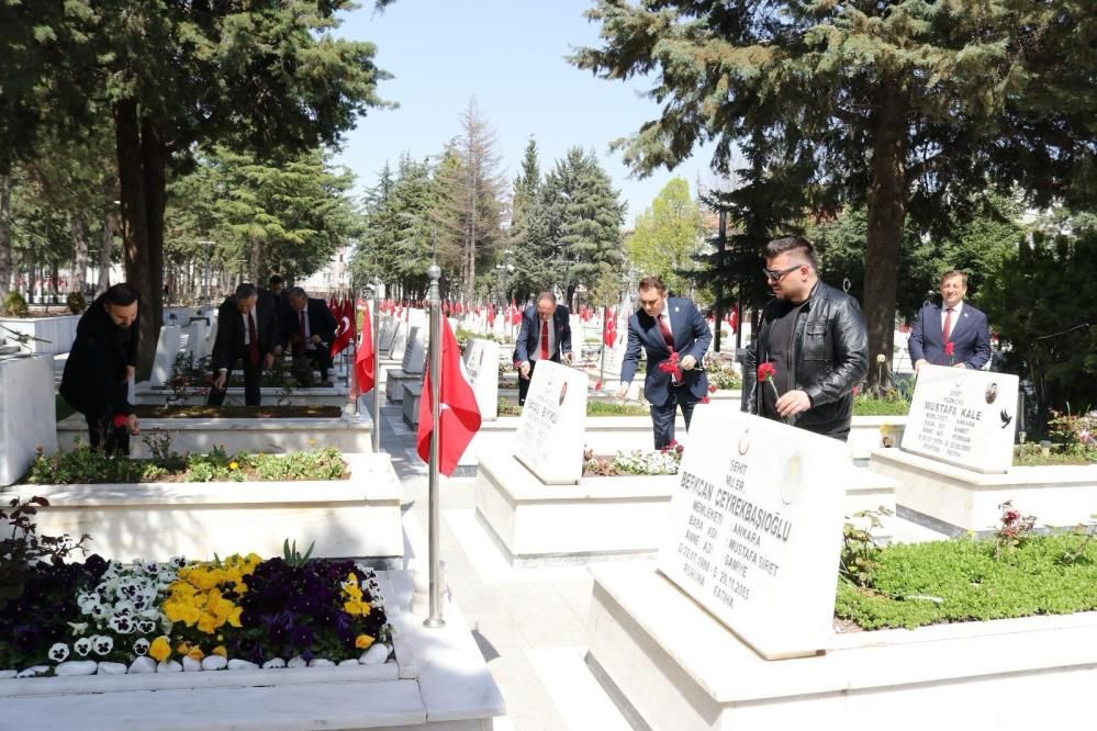 Kamu Birliği Konfederasyonu’ndan Cebeci Askeri Mezarlığı’nda anlamlı anma 1