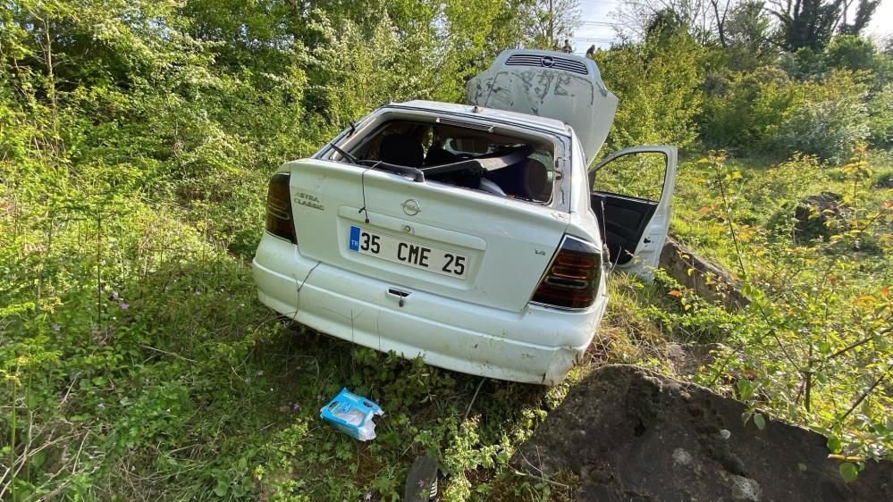 İzmit’te korkunç kaza: Otomobil 120 metre sürüklendi, şarampole uçtu! 7