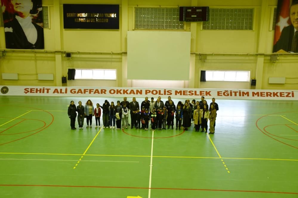 Diyarbakır’da çocuklardan polise anlamlı ziyaret: Ali Gaffar Okkan PMYO’da unutulmaz gezi 2