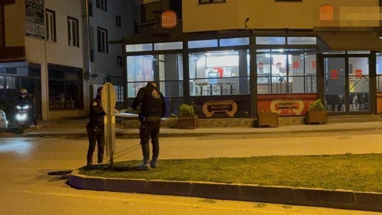 Düzce’de unutulan çanta fünyeyle patlatıldı: İçinden hırsızlık önleyici cihaz çıktı 3
