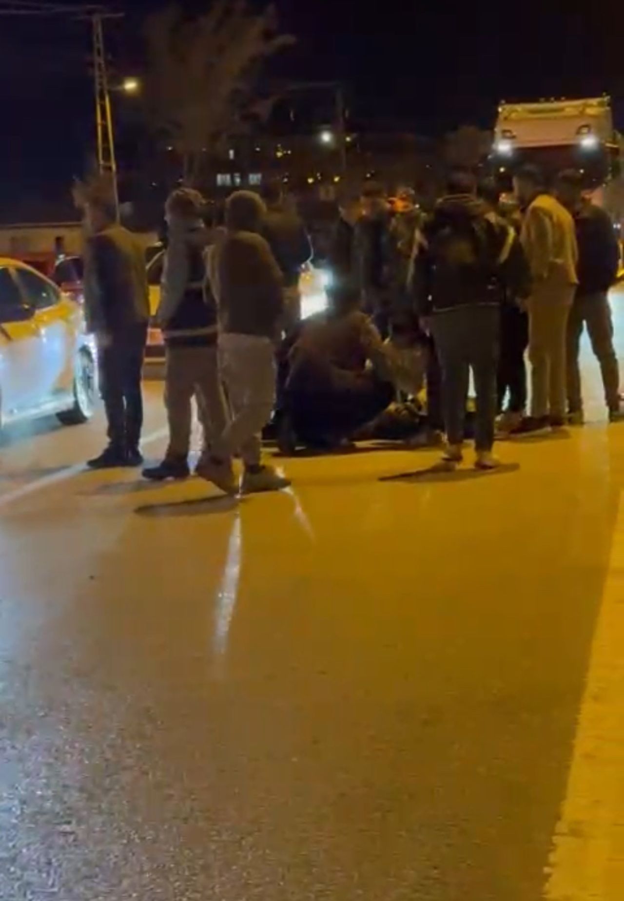 Van’da motosiklet ile otomobil çarpıştı! 1 yaralı 4
