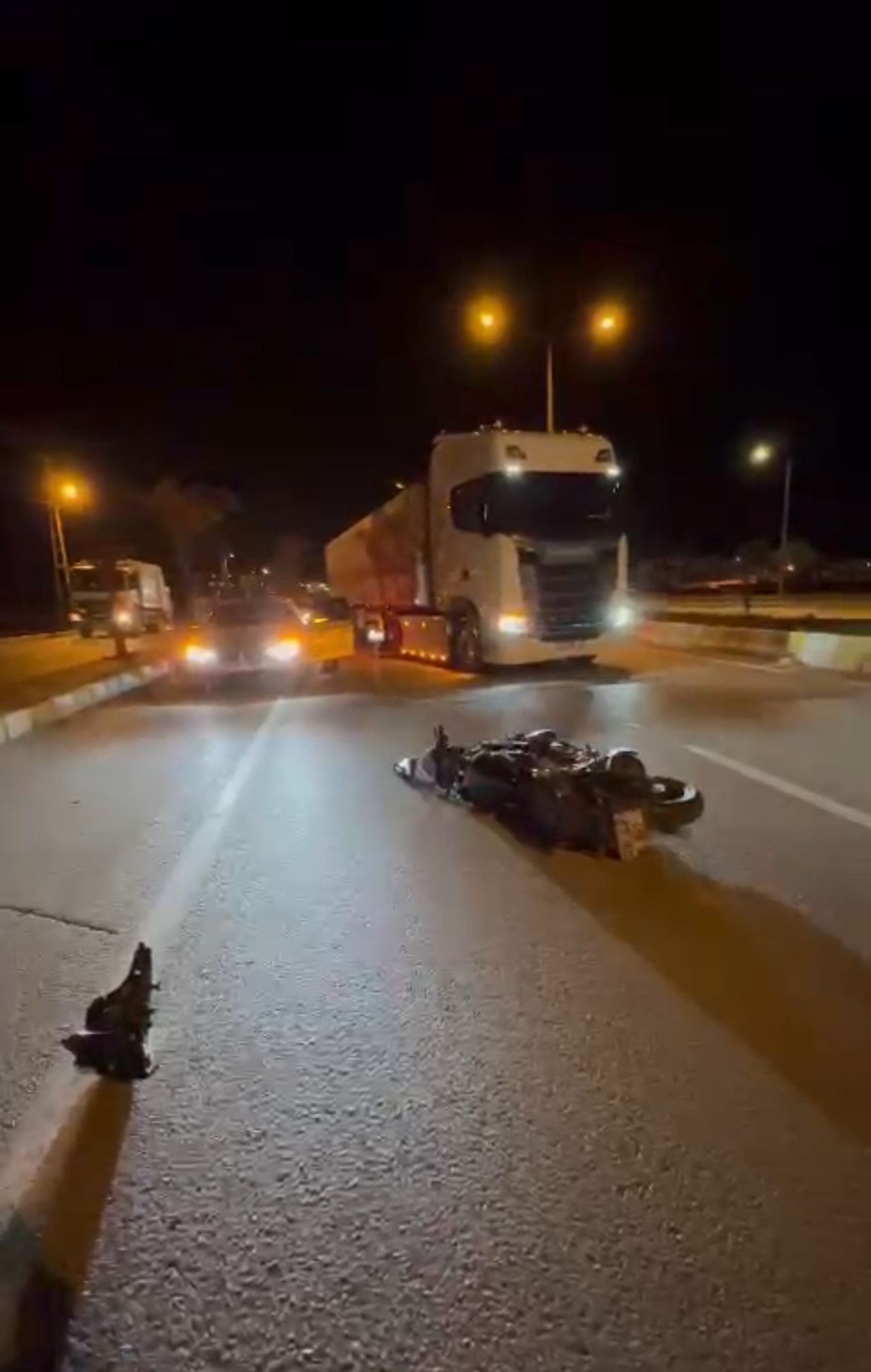 Van’da motosiklet ile otomobil çarpıştı! 1 yaralı 5