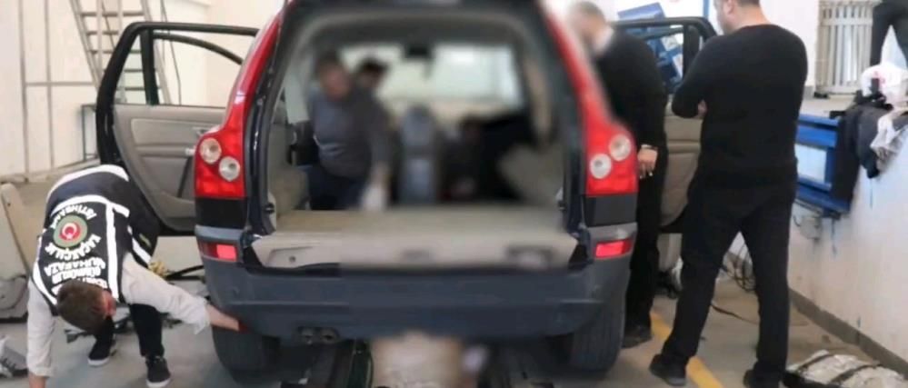 İpsala Sınır Kapısı’nda uyuşturucu darbesi: Cipte 17 kilo esrar yakalandı 1