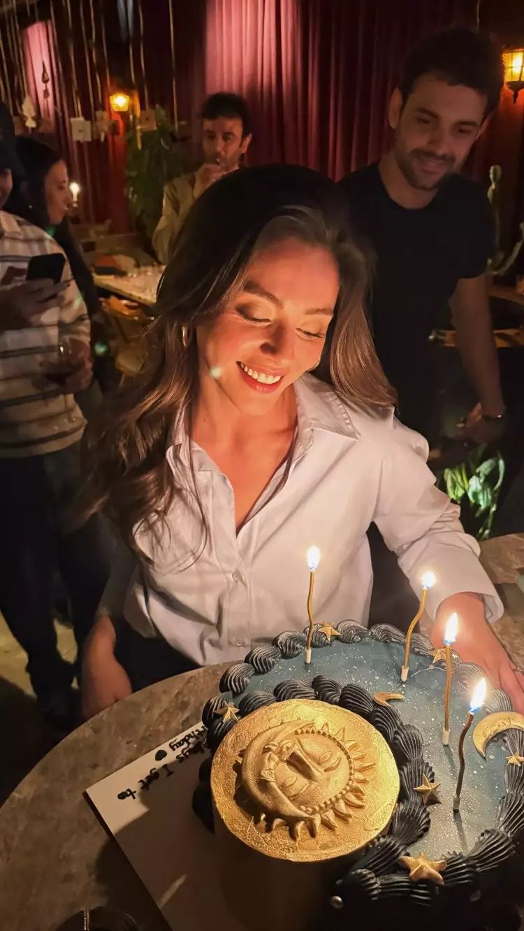Sıla Türkoğlu'na sevgilisinden romantik doğum günü kutlaması! 'Seni sevebileceğim birçok doğum günlerinin ilki' 5