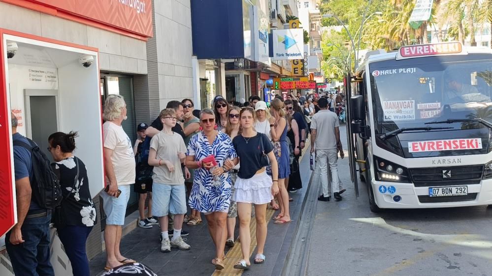 Manavgat Perşembe Pazarı’nda turist bereketi: Esnaf yeni sezondan umutlu 2